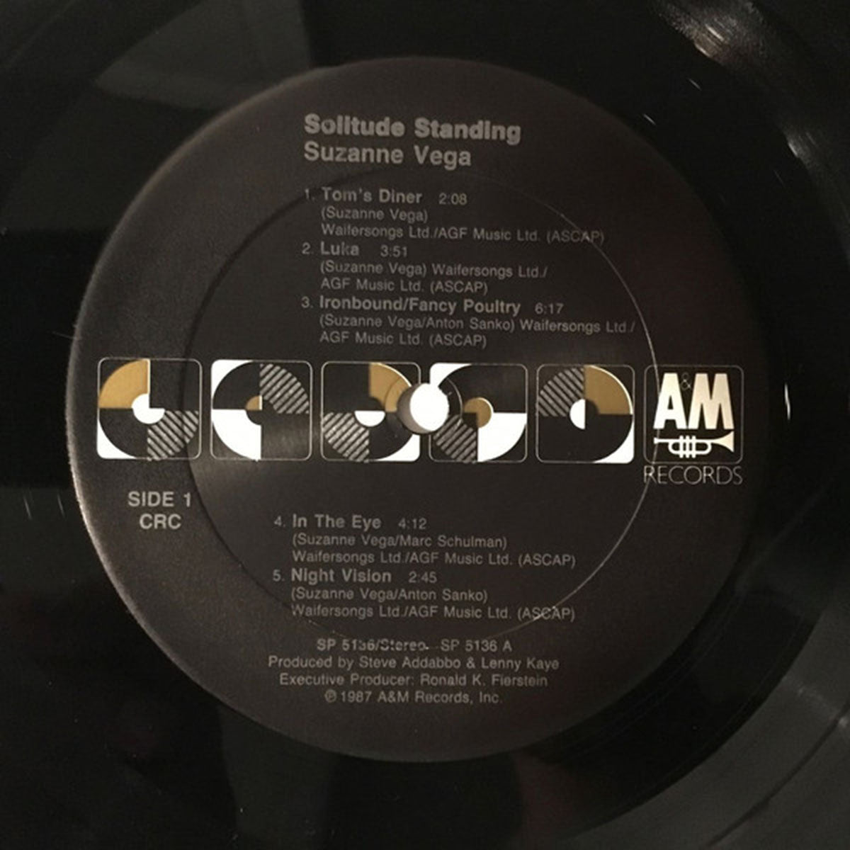 Suzanne Vega – Solitude Standing - 1987 VinylPursuit.com