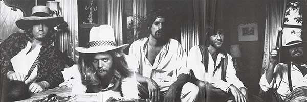 Eagles – Hotel California - 180gr Remaster with Poster VinylPursuit.com