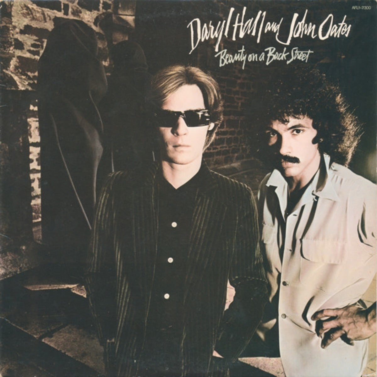 Daryl Hall And John Oates – Beauty On A Back Street - 1977